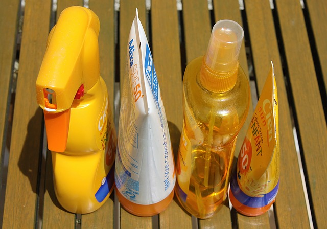 Plusieurs types de crèmes solaire enfant
