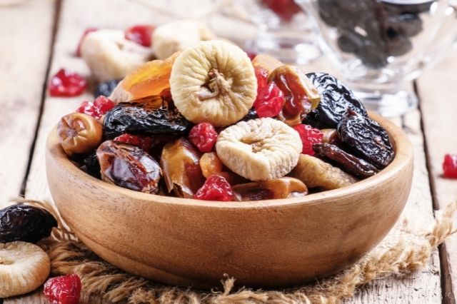 fruits secs aliments riches en fibres